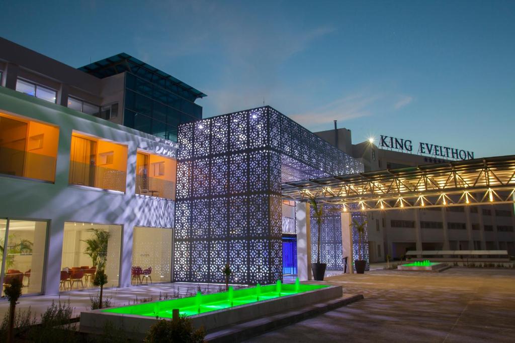 Einrichtungen des King Evelthon Beach Hotel & Resort in Chloraka, Paphos