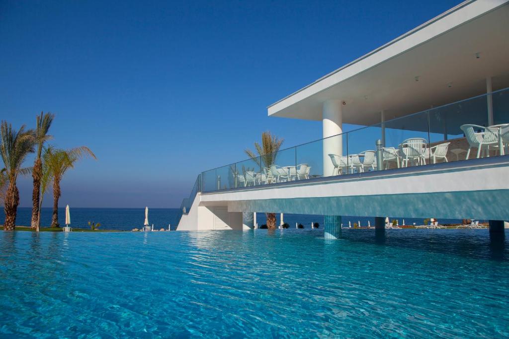 King Evelthon Beach Hotel & Resort in Chloraka, Paphos, Zypern